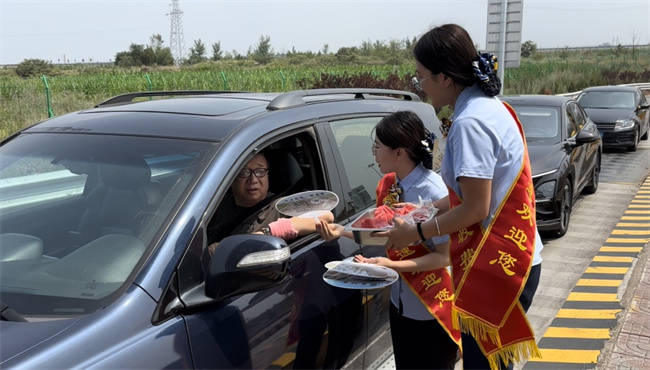 剧评 | 在“被爱”之间无尽地奔跑，激情终将带你奔向“爱”